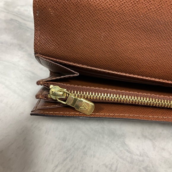 Sold Louis Vuitton Sarah Wallet Monogram - Picture 10 of 14
